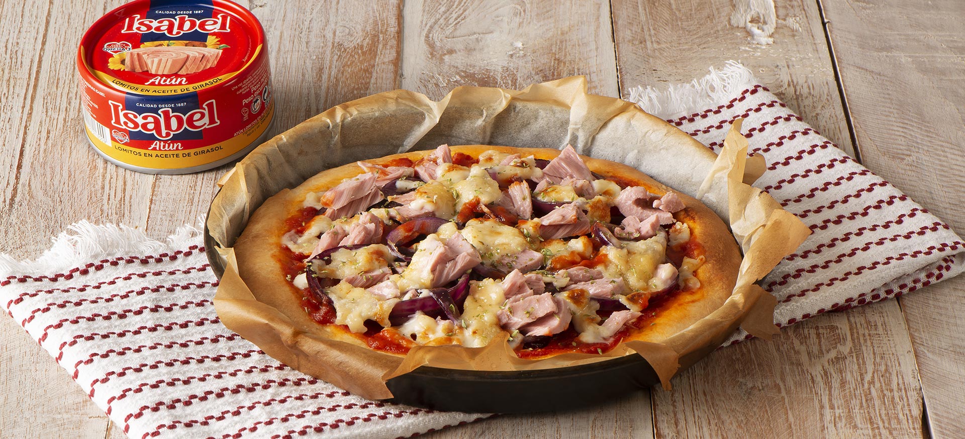 Pizza with tuna2